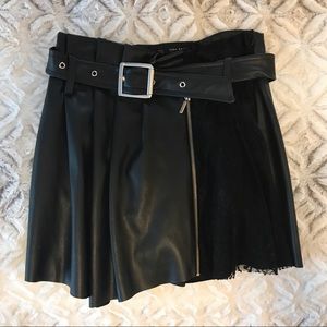 Mini skirt/skort